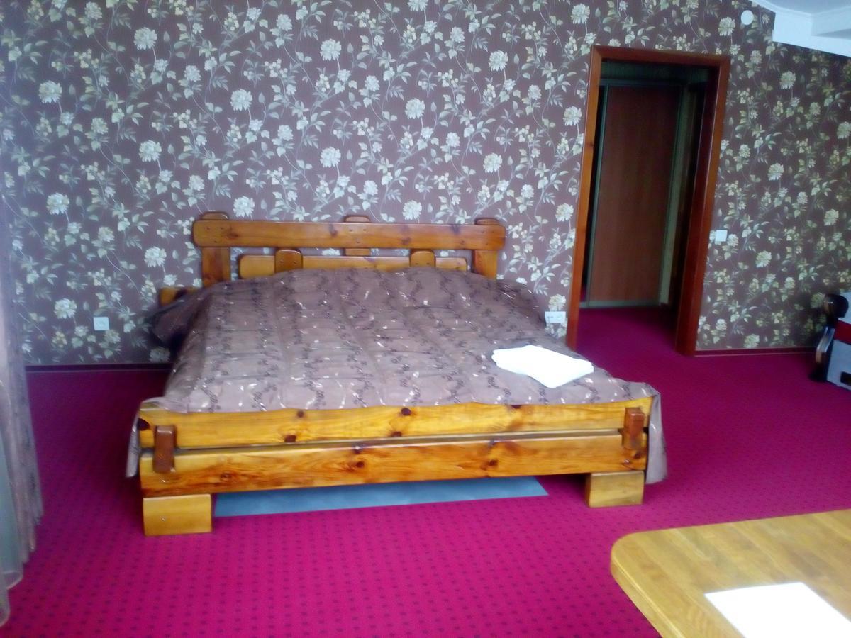 Chagari Hotel Lypnyky Екстериор снимка